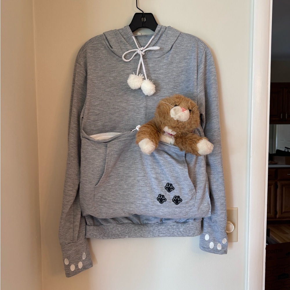 Hoodie with cat pouch